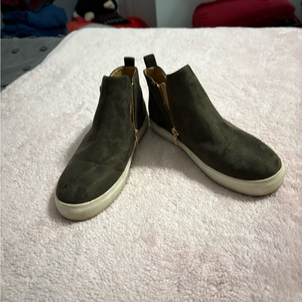 Women's Ankle Boots in Olive Green